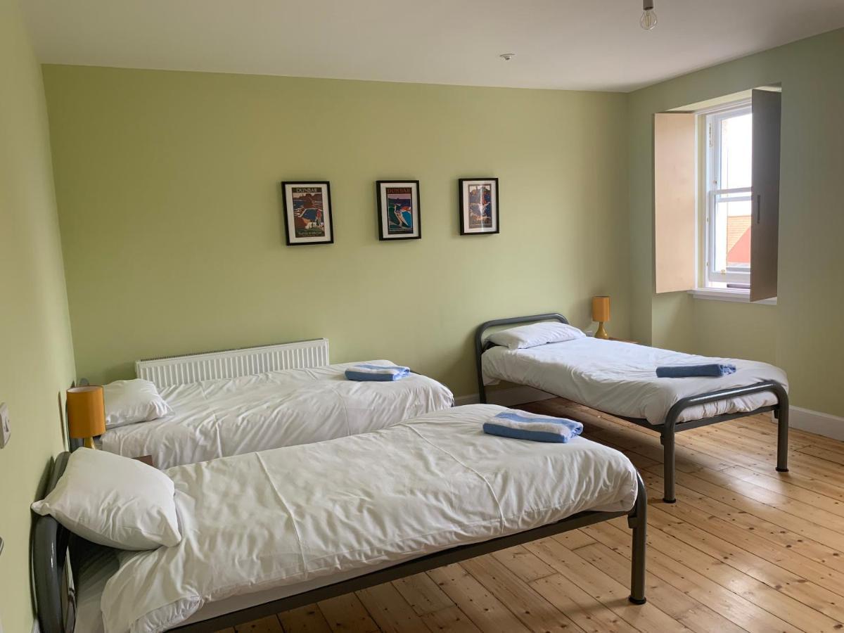 The Dolphin Inn Hostel ดันบาร์ ภายนอก รูปภาพ