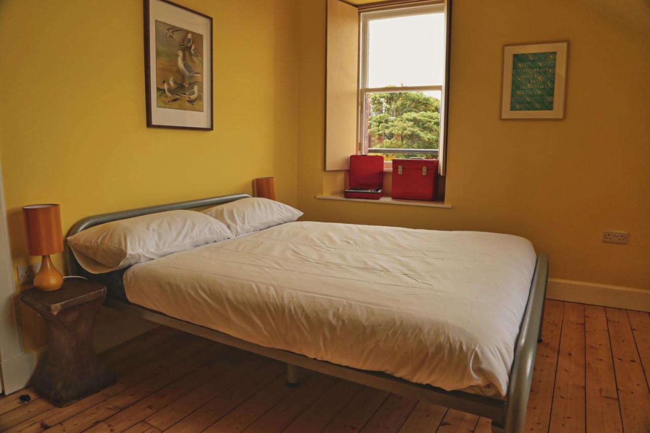 The Dolphin Inn Hostel ดันบาร์ ภายนอก รูปภาพ
